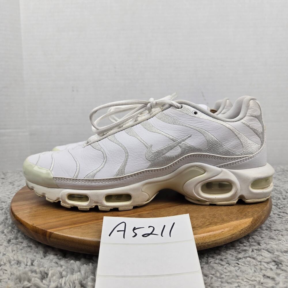 Nike Mens 11 Air Max Plus Triple White Leather Daily Athletic Sneaker AJ2029-100